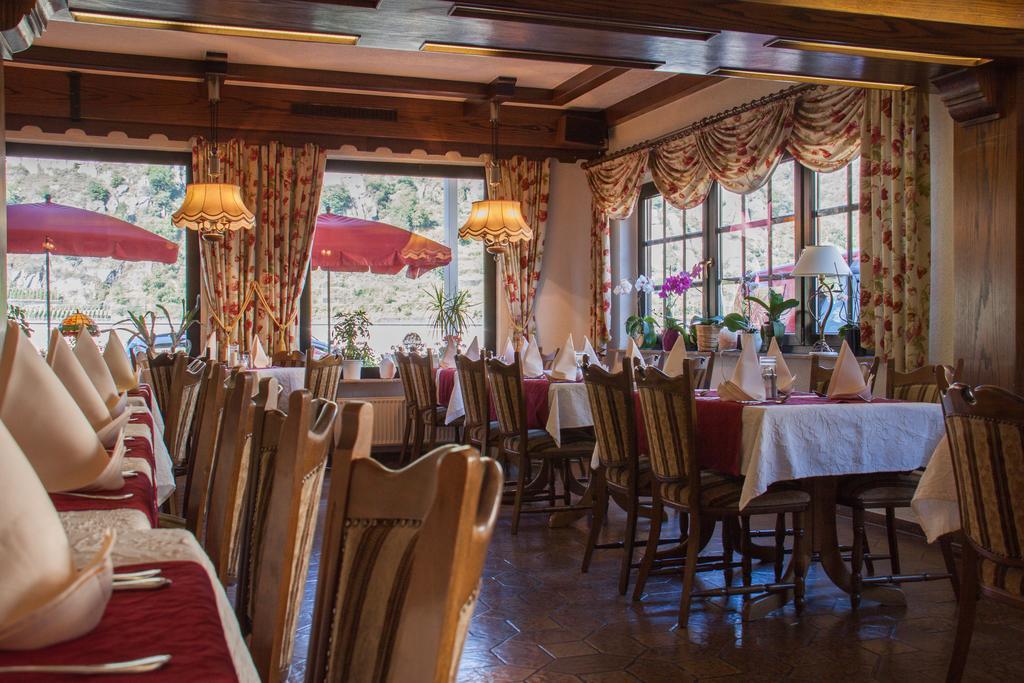 Hotel & Restaurant Krone Kestert Bagian luar foto