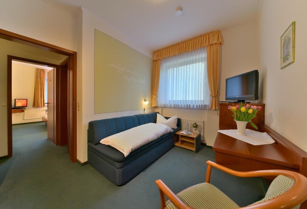 Hotel & Restaurant Krone Kestert Bagian luar foto