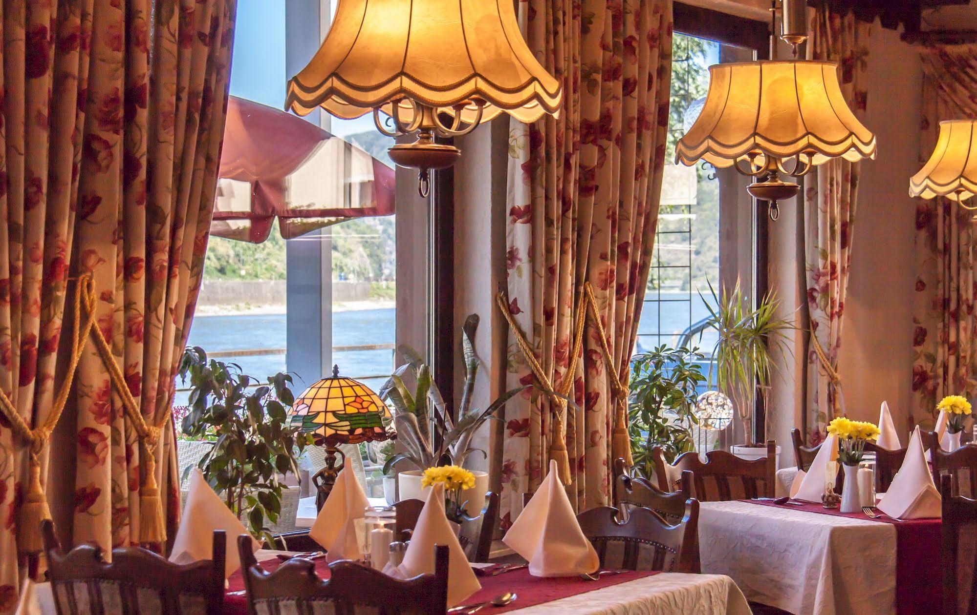 Hotel & Restaurant Krone Kestert Bagian luar foto