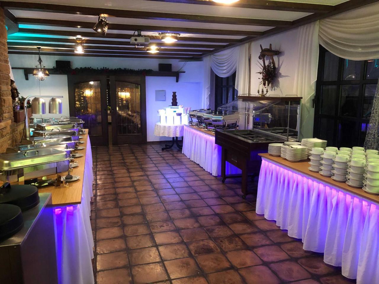 Hotel & Restaurant Krone Kestert Bagian luar foto